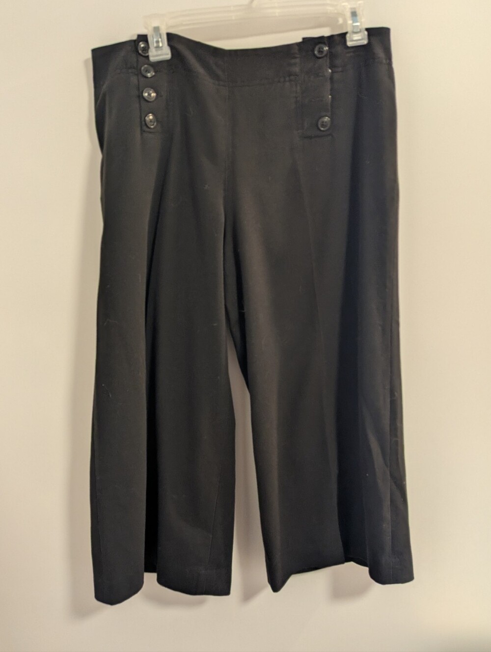 Cato Black Wide-Leg Cropped Gauchos with Sailor Button Detail